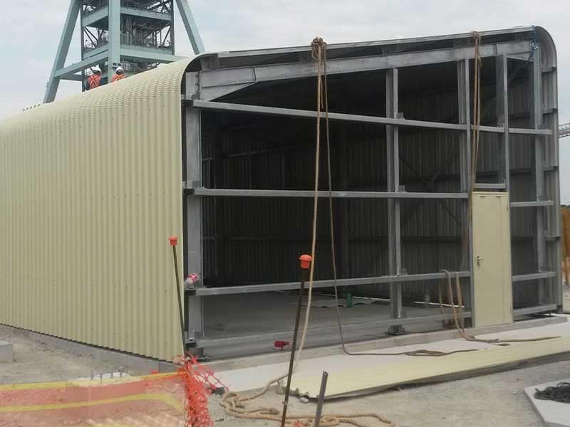 Mono-pitch steel compressor house structure at a platinum mine